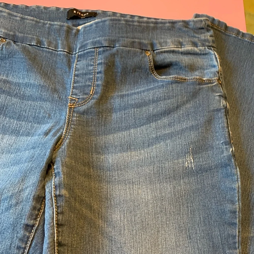 Reitman’s R jeans. - Picture 3 of 4